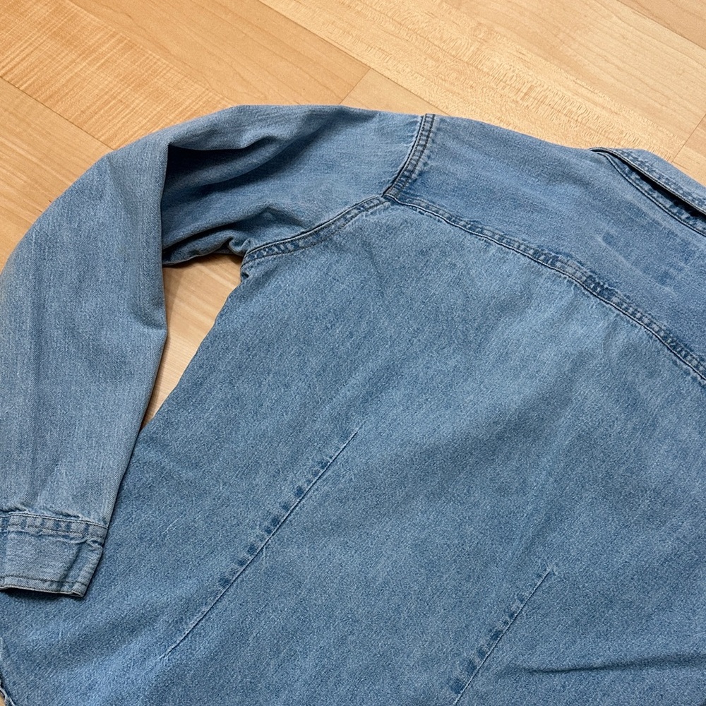 Levi's Classic Light Blue Denim Shirt - Picture 9 of 10